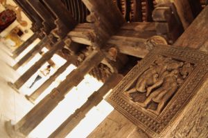 Wrestler carving in Embekka Devale