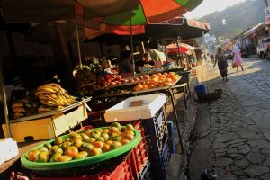 backpacking travel in El Salvador, Ataco market