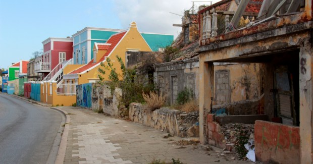 Not a lot of income equality in Curacao...
