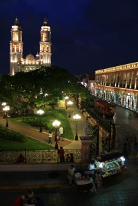Campeche plaza evening