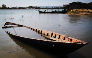 Boat ride to Chi-Phat vibrant