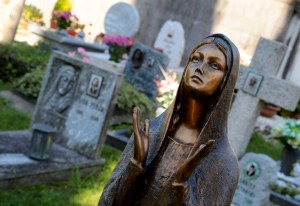 Cemetery near Mezzegra, no Mussolini here