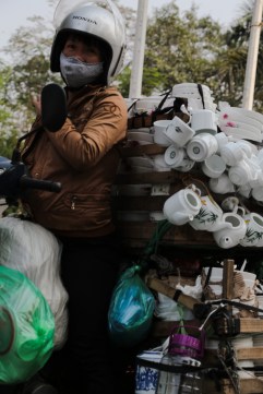 hanoi-how-else-would-you-deliver-dishware